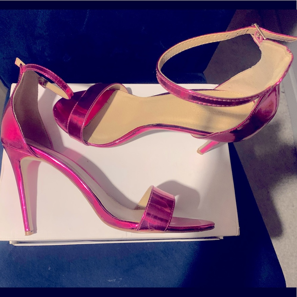 Metallic pink stilettos!!